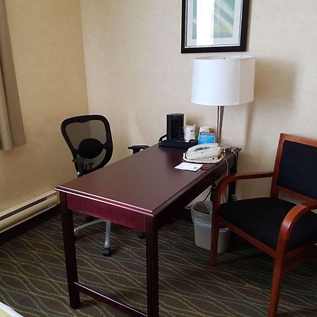 Best Western Plus Durham Hotel & Conference Centre Oshawa Esterno foto