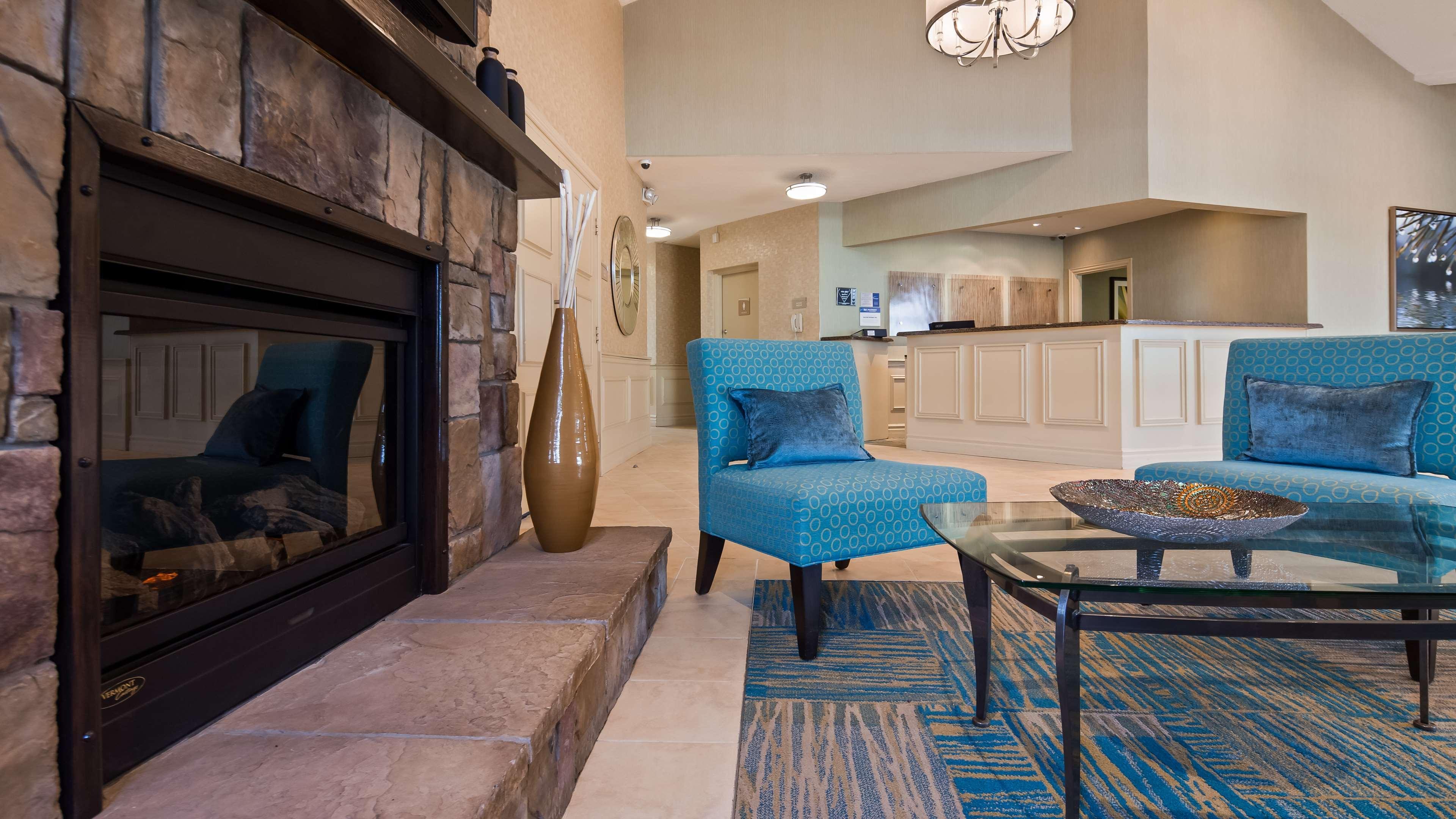 Best Western Plus Durham Hotel & Conference Centre Oshawa Esterno foto