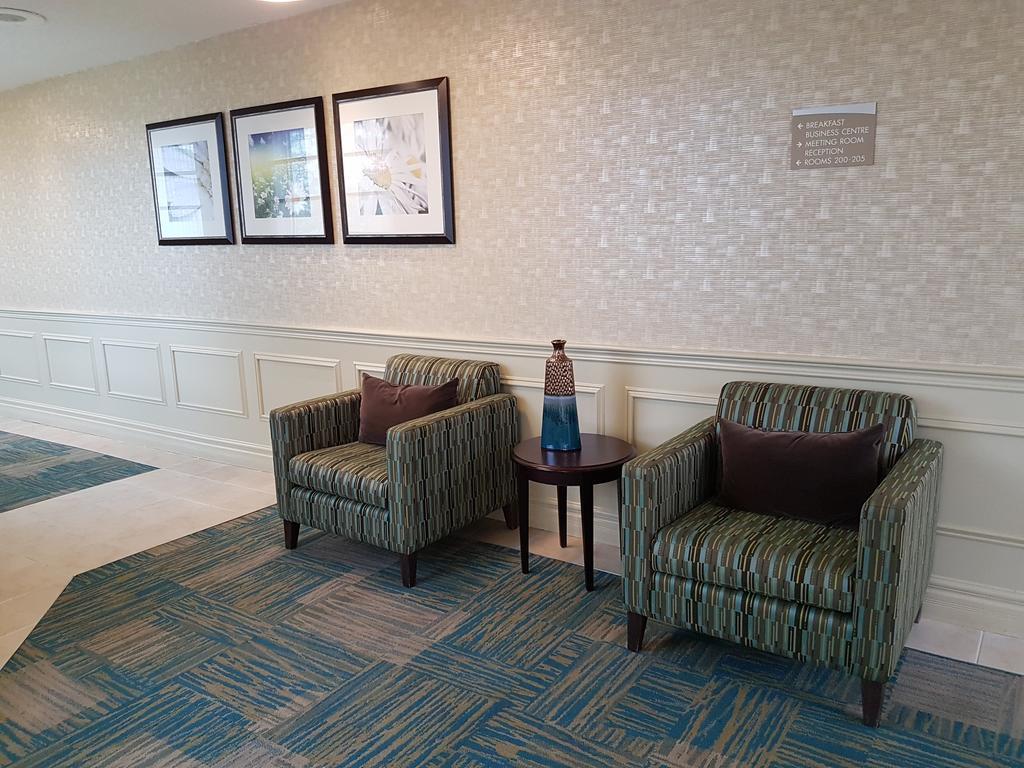 Best Western Plus Durham Hotel & Conference Centre Oshawa Esterno foto