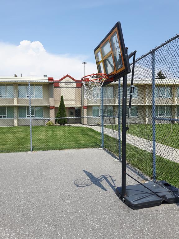 Best Western Plus Durham Hotel & Conference Centre Oshawa Esterno foto