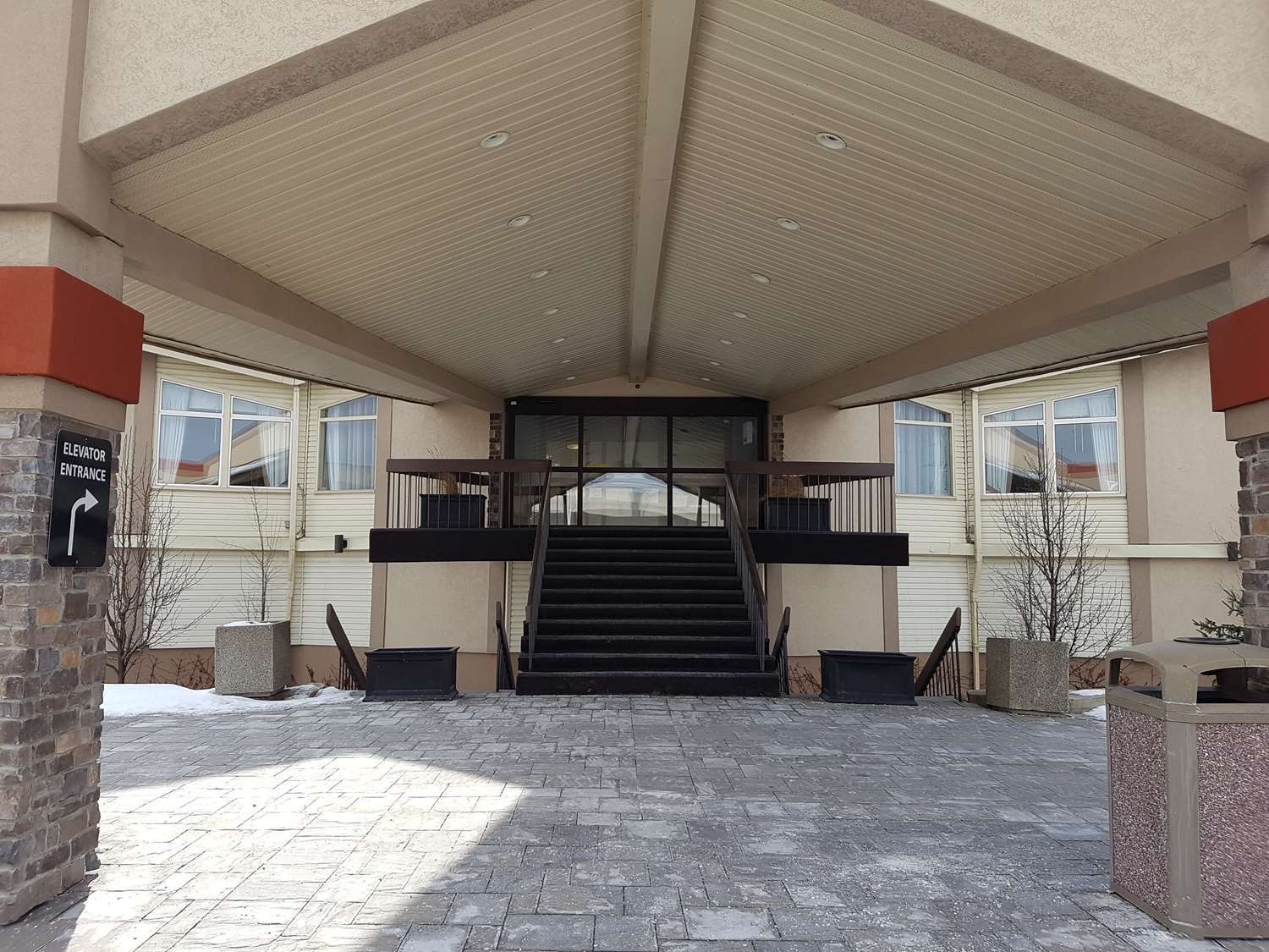 Best Western Plus Durham Hotel & Conference Centre Oshawa Esterno foto