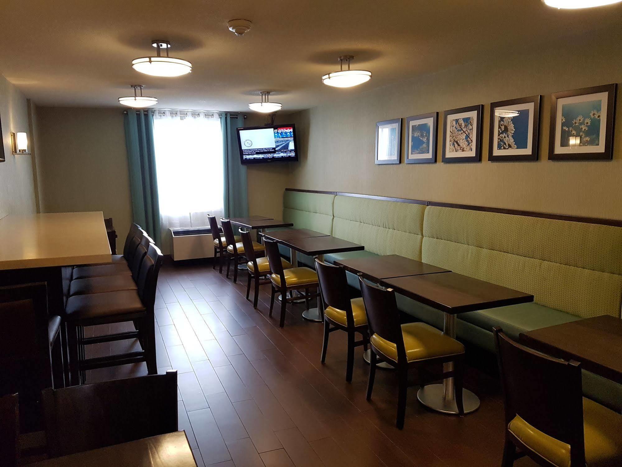 Best Western Plus Durham Hotel & Conference Centre Oshawa Esterno foto