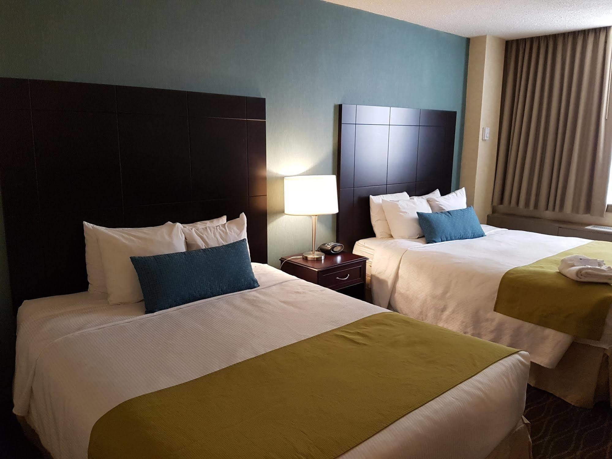 Best Western Plus Durham Hotel & Conference Centre Oshawa Esterno foto